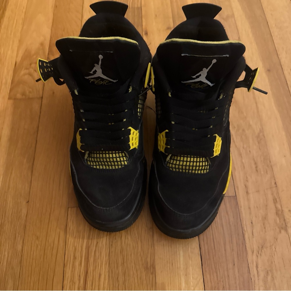 Jordan Black and Yellow Sneakers Size 9 - Jordan 4 Thunder